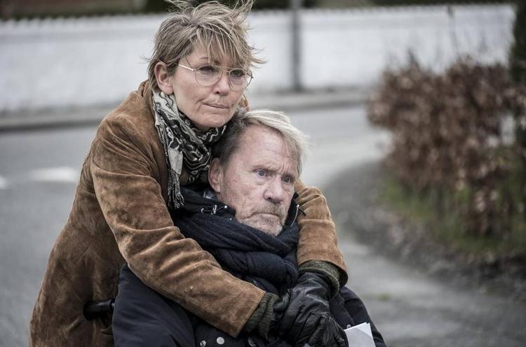 Som tv om såkaldt aktiv dødshjælp nærmede dokumentaren sig andre steder det absurde og det uforsvarlige, skriver Jacob Mollerup. 