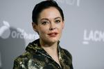 Hun beskrives som en enmandshær, der siger fra og kæmper mod sexismen i Hollywood. Pludselig blev hendes Twitter-konto suspenderet. Foto: AP 