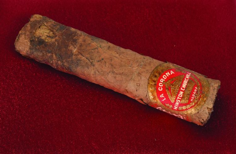 Denne godt brugte cigar fra 1947 er netop solgt på auktion i USA. 