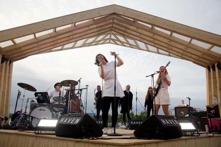 I august 2017 gav bandet Nelson Can fuld skrue til koncerten på festivalen Haven, Refshaleøen i København.
   Foto: Thomas Borberg