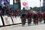 Ved de foregående tre sejre i Tyrkiet Rundt nøjedes Sam Bennett med at række den ene arm i vejret, men i dag var der jubel for fuld udblæsning. Foto. Brian Hodes/VeloImages. 