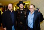 
  Bob Weinstein (til højre) tager nu afstand fra sin storebror Harvey Weinsteins (til venstre) påståede sexovergreb. Brødrene ses her sammen med instruktøren Robert Rodriguez i 2005.
   