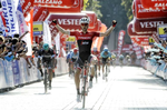Belgieren Edward Theuns sejrede suverænt på sidste etape i Tyrkiet Rundt. Foto: Brian Hodes/VeloImages. 