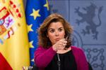 »Ingen siger nej til dialog. Men dialogen skal finde sted inden for lovens rammer«. Sådan siger viceregeringschef Soraya Saenz de Santamaría. 