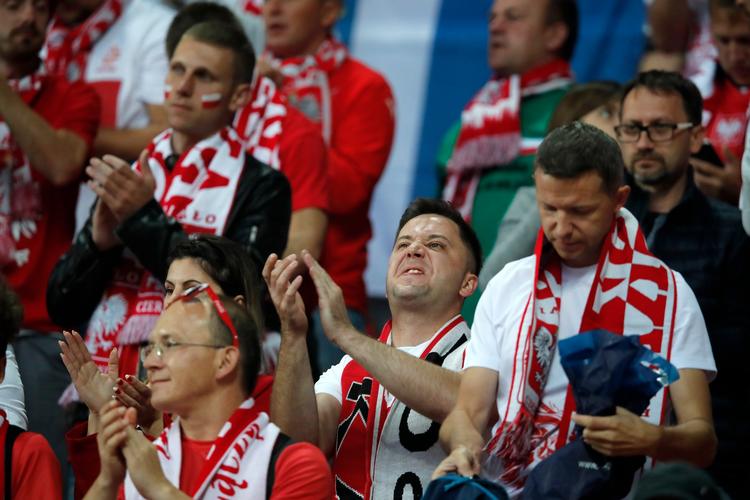 Danske fodboldfans skal nok være kvikke, hvis de vil skaffe billetter til de spændende VM-playoffkampe mod Irland. De bliver eftertragtede. 
   