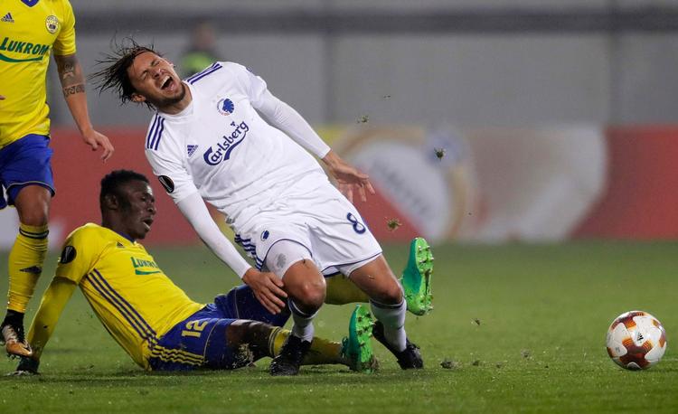  Zlins Ibrahim-Benjamin Traore nedlægger Uros Matic. 