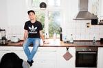 Unge under 29 år og ældre over 60 år genbruger mindre end de 30 til 59-årige. Kristian er 26 år og genbruger ikke selv, men køber altid tøj, møbler og elektronik fra ny.  