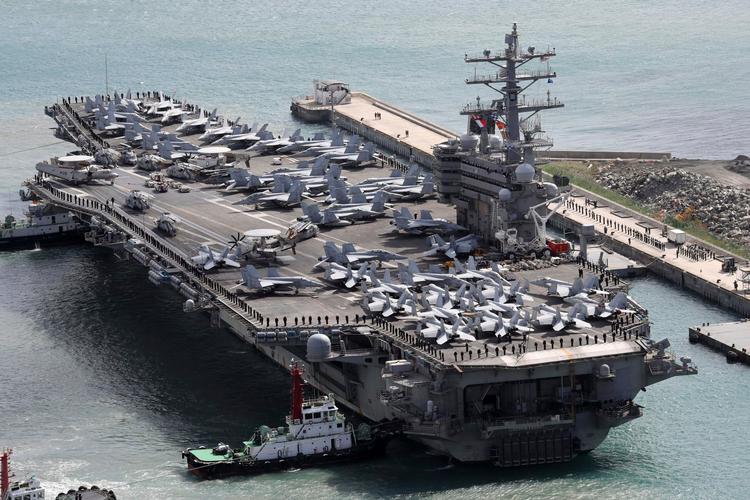 Det amerikanske hangarskib USS Ronald Reagan indgik for blot få dage siden i en anden øvelse med Sydkorea. 