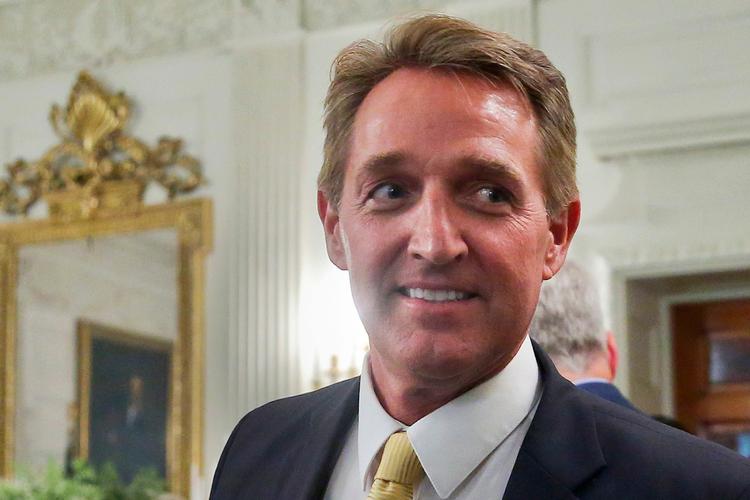 
   »Der er muligvis ikke plads til en republikaner som mig i det republikanske klima eller Det Republikanske Parti, som det ser ud i dag«, siger senator Jeff Flake. 