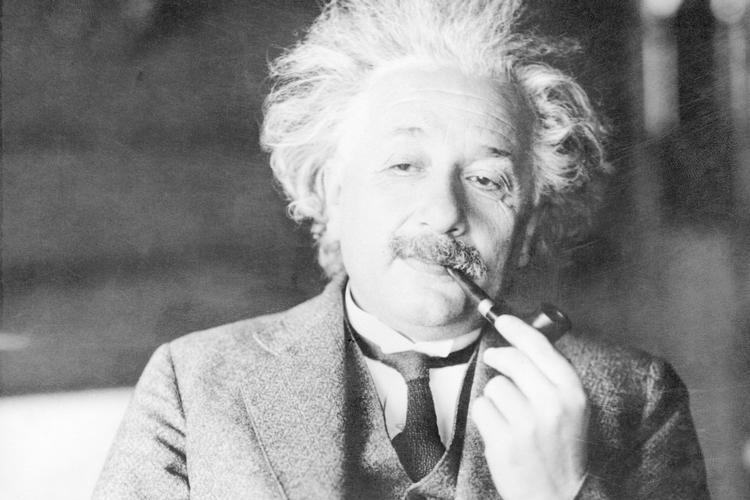 Einstein nedkradsede sit bud på  et lykkeligt liv på et hotelværelse i Tokyo i 1922.
   