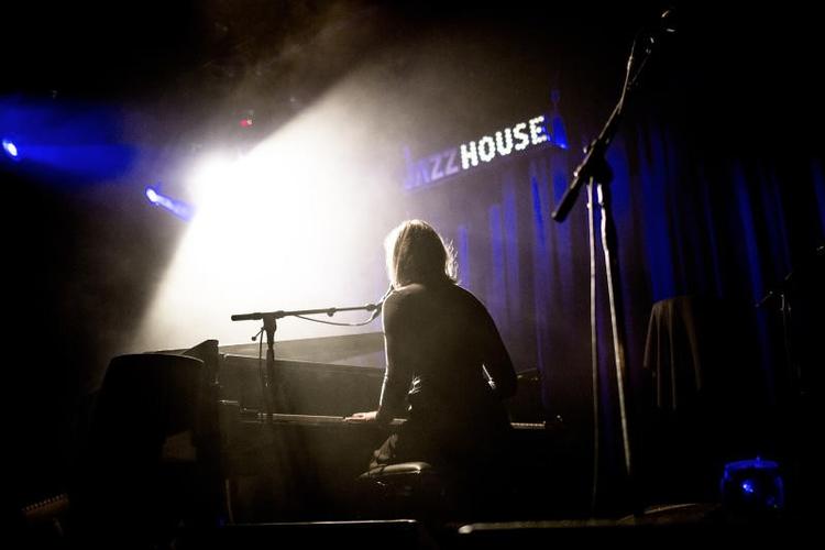 Jazzhouse har i Niels Hemmingsens Gade lagt hus til et hav af koncerter i mere end 25 år. Her ses danske Broken Twin på scenen i 2014. 