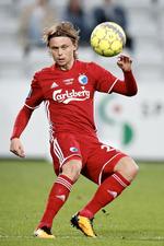 Da landsholdsspilleren Peter Ankersen i forsommeren 2016 signerede en aftale med FCK, var han flankeret af en skaldet mand: agenten Gulli Tomasson, der flere gange i forløbet op til underskrivningen havde udtalt sig på vegne af backen. Men da mesterklubben sendte kontrakten ind til DBU, stod der, at ingen agent havde medvirket i handlen.  