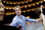 Nikolaj Hübbe har med 'Dans2Go' lavet sit første værk helt fra bunden. Han er da også eminent til at få dansen til at strømme, dog uden reel forandring i numrene. Arkivfoto Jens Henrik Daugaard