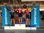 William Rimkratt-Milkowski tronede torsdag aften i Ballerup Super Arena for fjerde gang øverst på podiet ved DM i sprint - her flankeret af sølvvinderen Tim Bendtsen (t.v.) og Rasmus Søgaard, der erobrede bronze. Foto: Cyclingworld.dk. 
