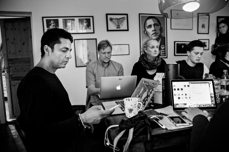 Tidligere minister Manu Sareen, tidligere radikal, nu Alternativet, har kastet sig ind i kampen for legalisering af cannabis til medicinsk brug. Han vil stævne Lægemiddelstyrelsen for at fremtvinge legaliseringen, og har i øjeblikket omdannet sin stue til kampagnekontor.

   