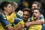 Fest i Brøndby-lejren, da Besar Halimi (th.) havde bragt sit hold foran 2-1 direkte på frispark. Kursen mod toppen var sat. 
