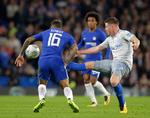 James McCarthy (i hvidt) nåede lige at spille en enkelt cupkamp for Everton, før han fik endnu en skade og nu er stærkt tvivlsom til Irlands opgør mod Danmark. 