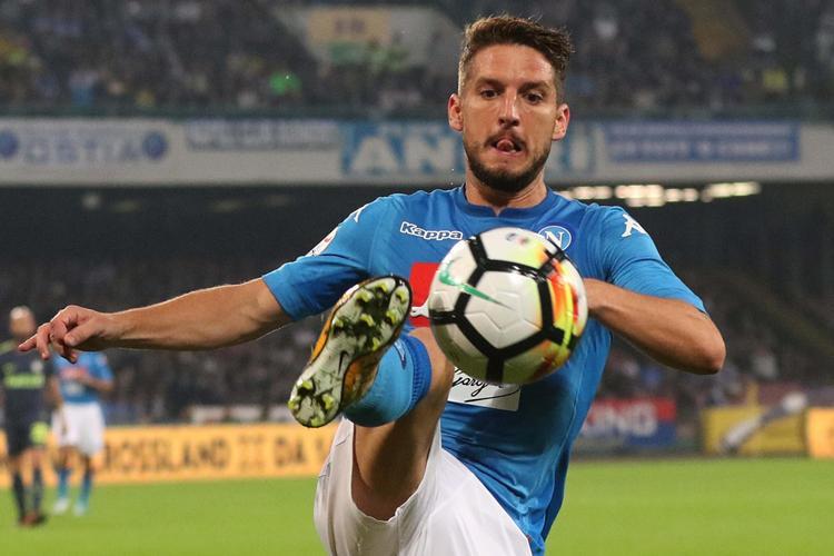 Dries Mertens scorer mange mål i denne sæson, og det har fået optimismen til at boble i Napoli, vor der er langt mellem de store titler. 
   