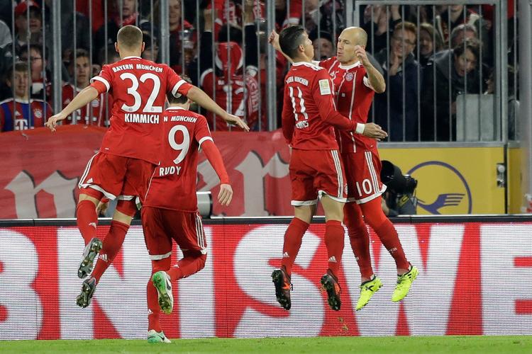 Bayern München har været i hopla, siden Jupp Heynckes overtog trænersædet - i hvert fald målt på point, men måske knap så meget på spil. 