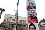 Caroline Stage Olsen (V) har hængt valgplakater op på Brønshøj Torv. Hun håber på genvalg, men er kommet i skudlinjen på grund af sit job som tobakslobbyist. 