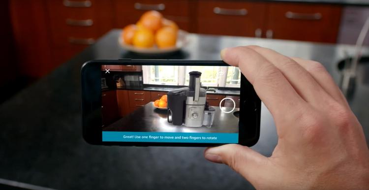 Når man handler på nettet i fremtiden, vil man kunne se varen virtuelt i sit hjem, før man bestiller den. Amazon har netop indført princippet i sin amerikanske iPhone-app. Foto: Amazon 