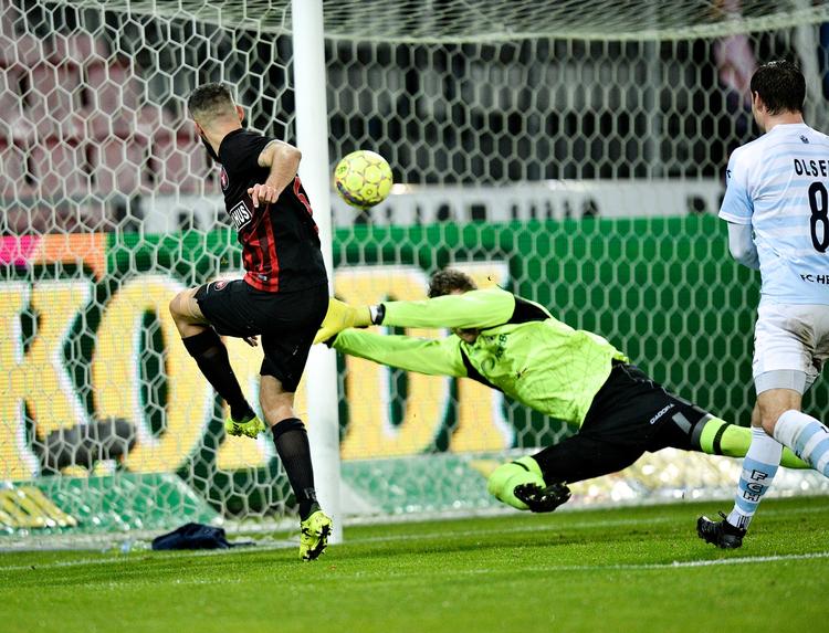 2-0-målet scorede Marc Dal Hende, da han efter en retur fra FC Helsingør-målmanden Mikkel Bruhn sparkede bolden op i nettaget. 