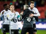 Mens Mike Jensen (tv.) blev mester i Norge for tredje år i træk, var det Nicklas Bendtners første titel som fodboldspiller.
   