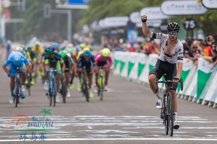 Joseph Cooper holder lioge netop hjem til sejr på sidste etape i Tour of Hainan. 
