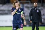 Takket være  et selvmål af Pierre Kanstrup (tv.), der blev ramt efter et hjørnespark, har David Nielsen (i baggrunden) endnu ikke fået point med AGF. 