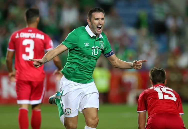 Robbie Keane i den rolle, alle irske fodboldfans elskede, indtil stjernen stoppede på landsholdet sidste år. Han har igen scoret, og det bliver fejret på behørig vis.   