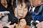Chisako Kakehi fotograferet ved en tidligere lejlighed. 