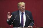 Donald Trump opfordrede i en tale til den sydkoreanske nationalforsamling onsdag formiddag hele verden til at gå sammen i mod Nordkorea. 