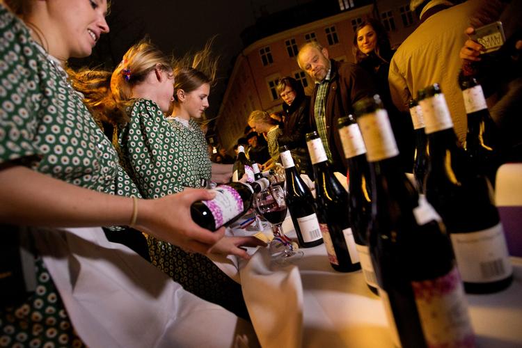 Gråbrødretorv er et af de steder i København, man kan smage den spæde vin Beaujolais Nouveau, når den frigives den tredje torsdag i november. I år er det torsdag 16. november.  