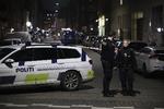 
   Politiet er til stede i Griffenfeldsgade.
   