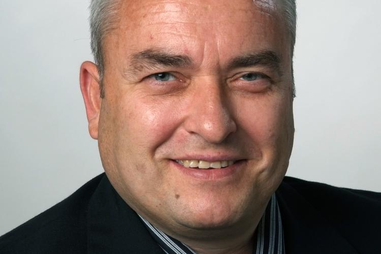 Formanden for Familieudvalget i Syddjurs Kommune har ifølge Aarhus Stiftstidende arrangeret og deltaget i store sexorgier. Nu er hans fremtid i byrådet på spil. 