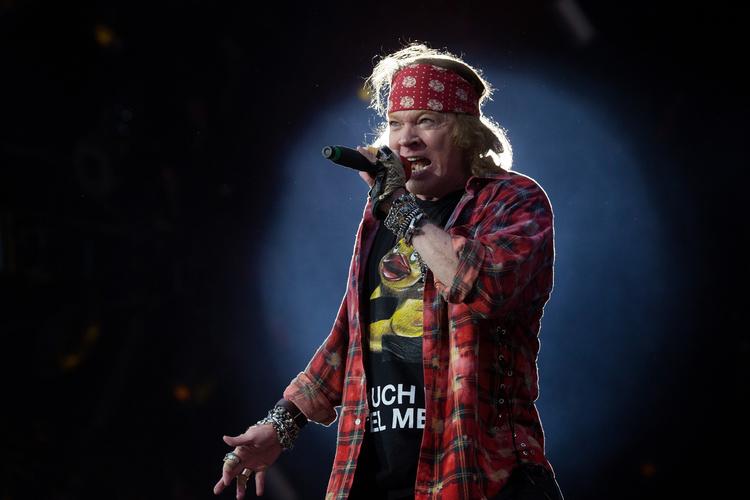 Her ses Axl Rose på scenen i Aarhus, hvor han tidligere på året optrådte som frontmand-afløser for AC/DC. 