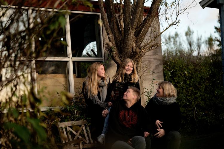 En af fordelene ved at være fire kvinder i familien er, at man kan låne hinandens tøj på kryds og tværs 
