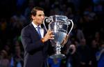 Præmien for at være ATP-ranglistens nr. 1 ved sæsonslutningen blev overrakt Rafael Nadal i London søndag. I dag skal slipset af.
   