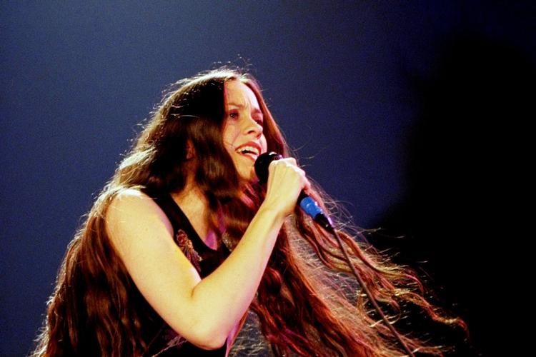 Alanis Morissette spiller på Tinderbox 2018. Hendes internationale debutalbum er et af de bedst sælgende debutalbum nogensinde og indeholder hits som 'Ironic' og 'You Oughta Know'.  Arkivfoto: Ole Steen