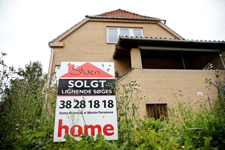 Den lave rente kommer låntageren til gode. 
   