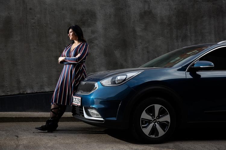 STUDIE-Portræt-og bylinefoto af Sausan fra Salaam med jer