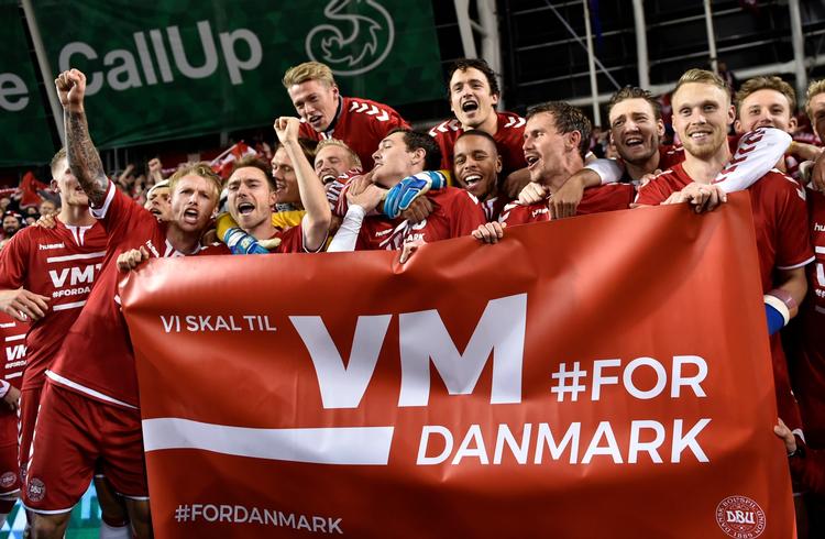 
    Landsholdspillerne jublede efter sejren i Dublin. Næste fest bliver i Rusland til sommer. 