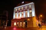 Det var her på The Old Vic tæt på Waterloo Station i London, at Kevin Spacey i en årrække fungerede som kunstnerisk leder. 