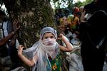 Over 600.000 rohingyaer er siden august flygtet fra Myanmar over grænsen til Bangladesh for at undgå systematisk forfølgelse i hjemlandet. De er flygtet fra det, som FN's højkommissær for menneskerettigheder, Zeid Ra’ad al-Hussein, har beskrevet som et »skoleeksempel på etnisk udrensning«.  