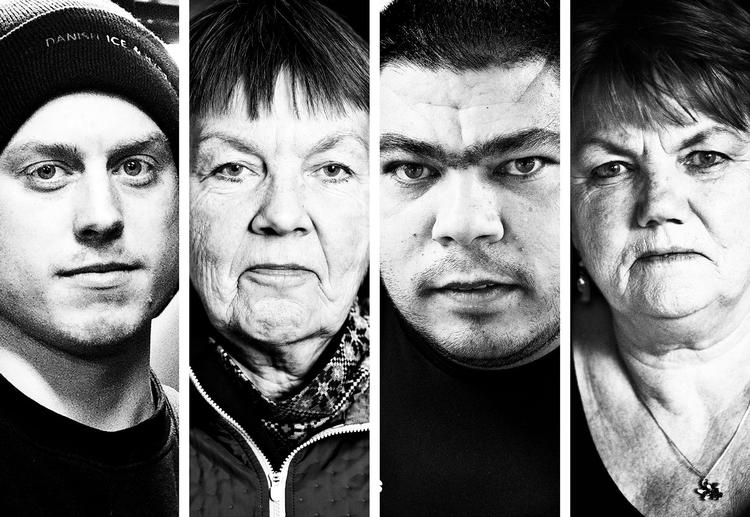  »Selv om jeg stemmer for liv på havnen, så bliver det stadig i samme side af spektret rent politisk som første gang, jeg stemte, nemlig ovre i den rødlige side«, siger Asmus Petersen (tv.), 22, fra Hvide Sande. Fotos Louise Herrche Serup, Jacob Ehrbahn, Finn Frandsen og Henriette Dæhli