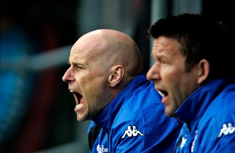 Sådan har de før siddet sammen på FCK's bænk. Bård Wiggen (th.) vender tilbage til København for at støtte Ståle Solbakken.
   