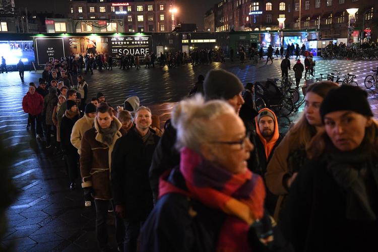 De var ikke alle, som nåede at stemme på Københavns Rådhus før klokken 20. 

   