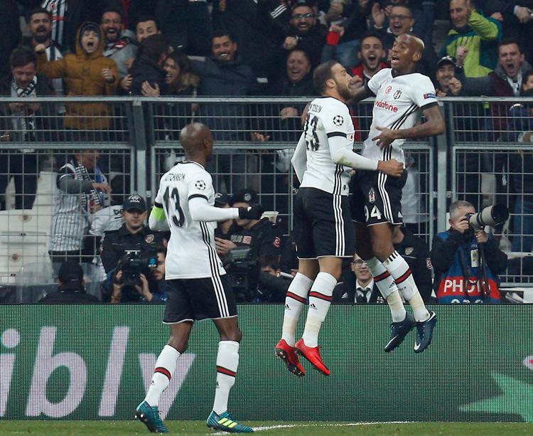 Udligningen af Anderson Talisca (th.) sikrede Besiktas avancementet i Champions League. 