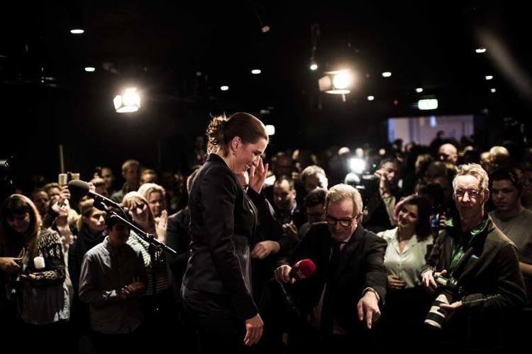 Mette Frederiksen ved Socialdemokratiets valgfest i Amager Bio. Ved gårdsdagens kommunalvalg fik partiet næsten hver tredje stemme på landsplan og har nu absolut flertal i ti kommuner. 