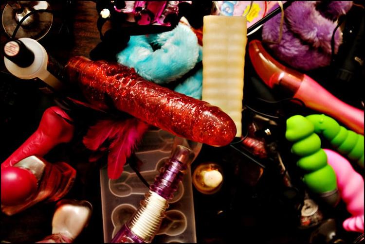 Listen har undret sig over, hvad en 'fuck swing' mon er.  »Det er lige præcis, hvad det lyder som«, sagde praktikanten.  